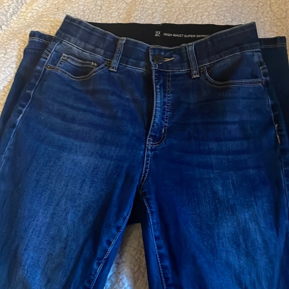 New York & Company size 8 super skinny high-waist stretchy jeans.